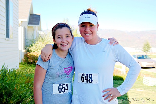 [meagan_karli_race2[2].jpg]