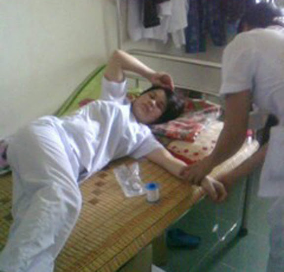Về vụ b�c sĩ ch�m 3 đồng nghiệp rồi tự s�t ở Huyện T�n kỳ