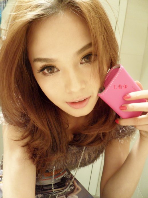 美眉日报 4bca0ef6h7b7b01df187b 圣诞快乐~王若伊