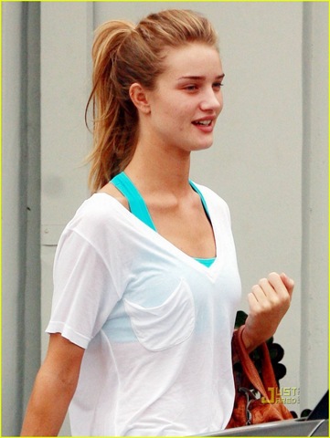 [Rosie-Huntington-Whiteley8[2].jpg]