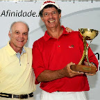 Manuel Gama premia o campe&atilde;o Roberto Gomez.jpg