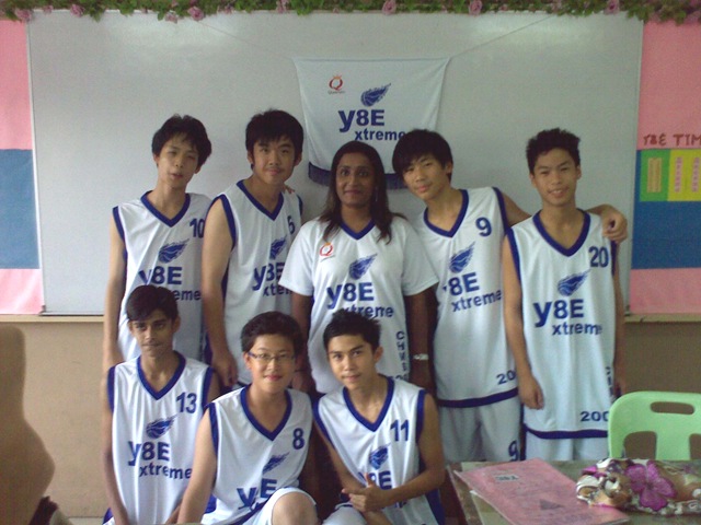 [our basketbal team[15].jpg]