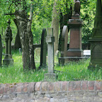 ...mit altem Friedhof.
