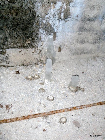 Ledeni stalagmiti Ledeni stalagmiti