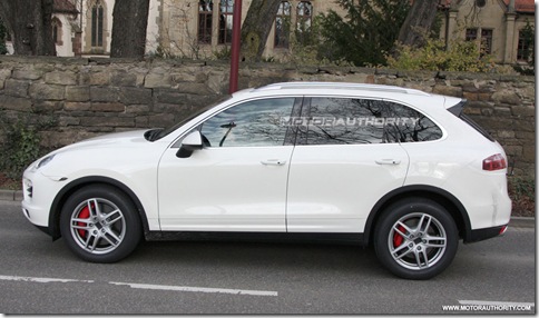 2011-porsche-cayenne-spy-shots_100234251_l
