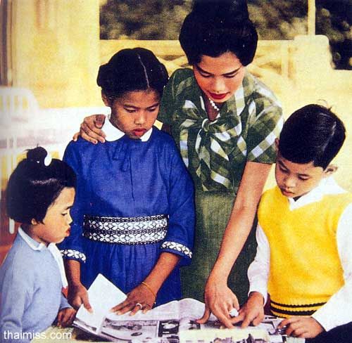 รูปภาพ รูปราชินี แม่ของแผ่นดิน รูปพระราชินี สมเด็จพระนางเจ้าสิริกิติ์ พระบรมราชินีนาถ