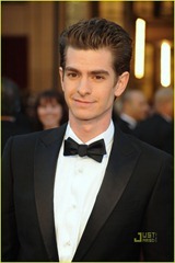andrew-garfield-2011-oscars-red-carpet-01
