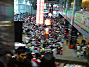 Crowded I.T. Show at Suntec