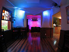 Segunda sala iluminada com LEDs e luz negra