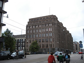 This building looked horrible from the side, I like it in this photo though!