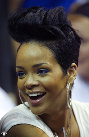 [rihanna_iprime_03[3].jpg]