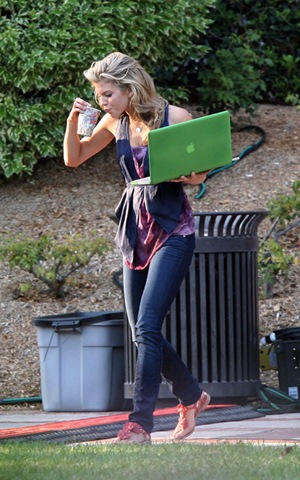 [AnnaLynne McCord 3[6].jpg]