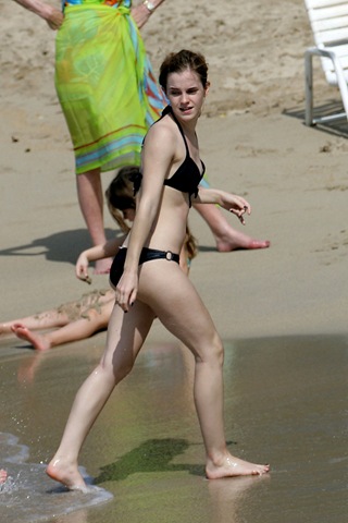 [emma watson bikini 5[3].jpg]