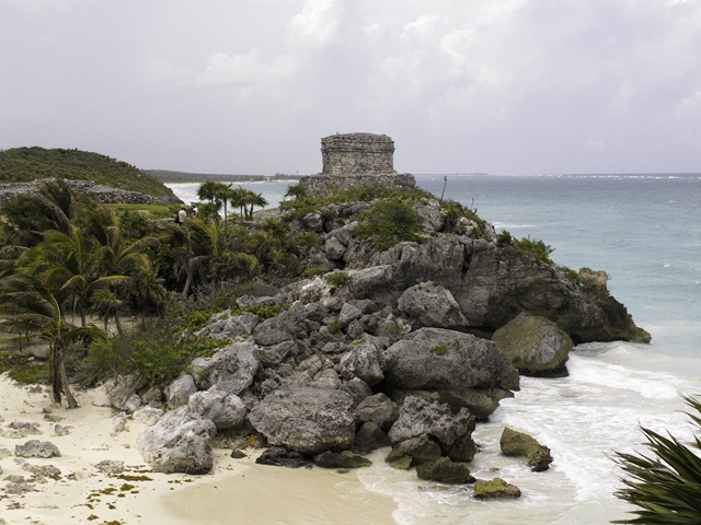 [temple at beach[5].jpg]