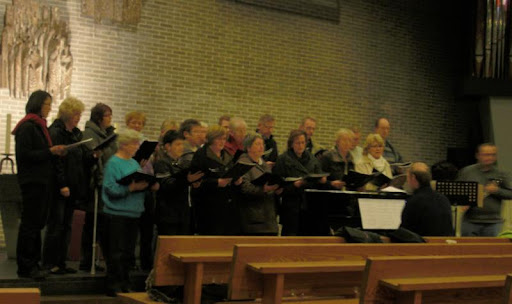 Gemeindechor bei Proben für das Adventskonzert