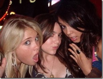 Vanessa-Hudgens-Personal Pics3