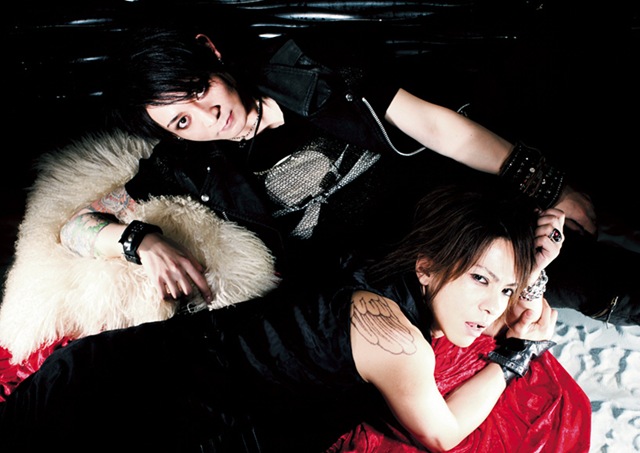 [vamps_hyde-kaz[4].jpg]