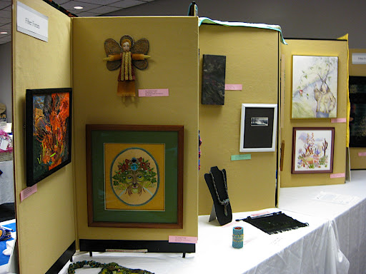 Fiber Forum Display. Robin