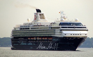 MEIN SCHIFF 003