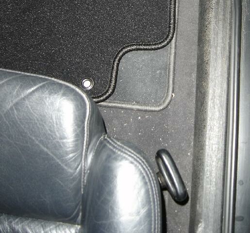 [Bild: beifahrerteppich.jpg]