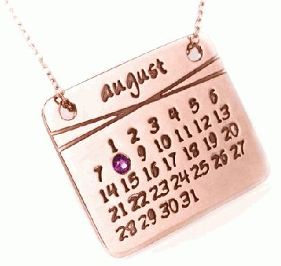 [thecalendarnecklace3.png]