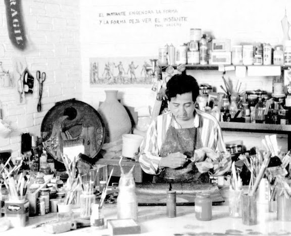 Entre Formas y Formones CONRADO DOMÍNGUEZ RODRÍGUEZ