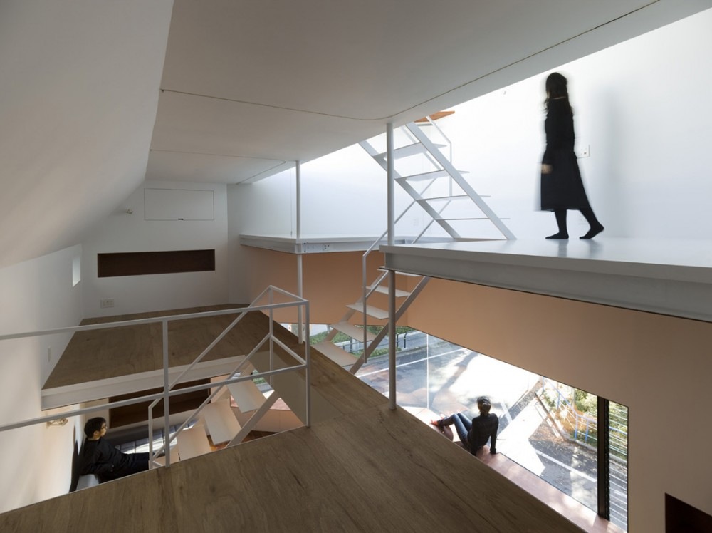 [House in Sakuragawa_02[2].jpg]