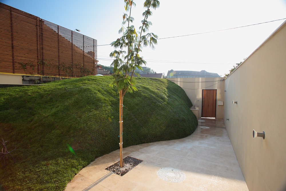 [Patio delantero[3].jpg]