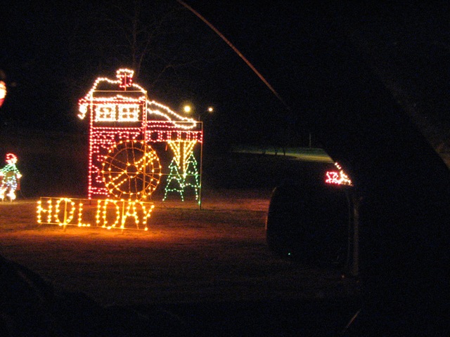 [Lighted Christmas Drive 019[4].jpg]