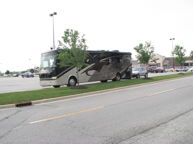 [Bus in Walmart Lot 005[4].jpg]
