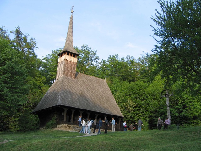 [002 Biserica de la Bezded Noaptea muzeelor manifestari[4].jpg]