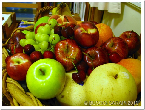 New Year 2010 fruits© BUSOG! SARAP! 2010