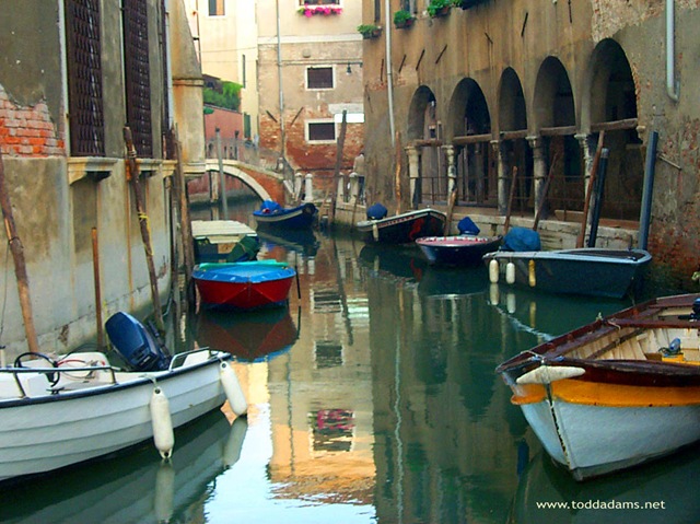 [Canal boats, Venice.jpg]