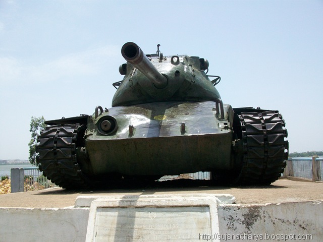 [M-47 Patton[5].jpg]