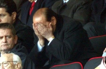 [berlusconi-disperato-milan[4].jpg]