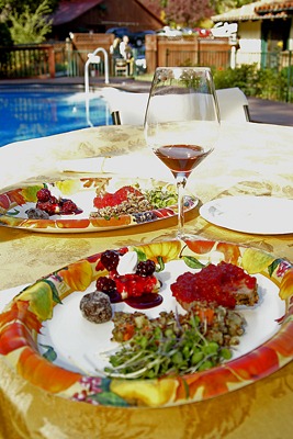 [Food-and-wine-at-Per-Cazo[3].jpg]