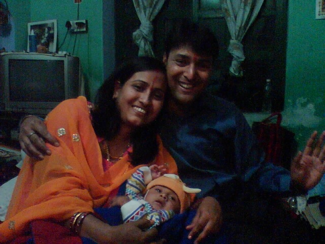[with mom and papa[2].jpg]