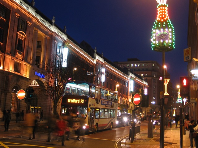 [Leeds anocheciendo c luces de navidad (7)[8].jpg]