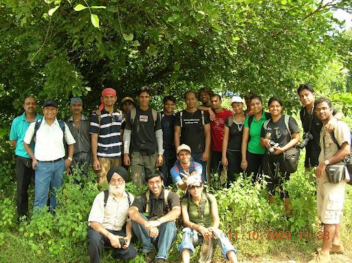 Someone helps 2 include me in D pic.