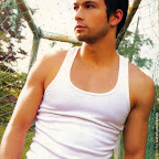 18-2006hottestguy-RichHerrera-a.jpg