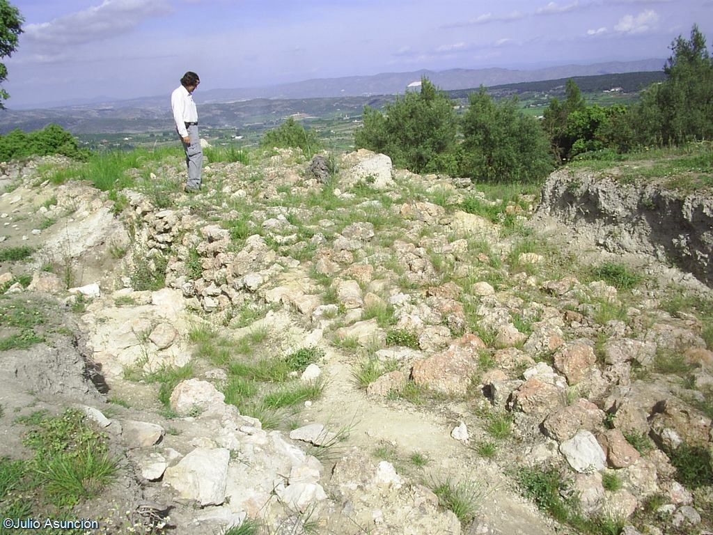 [Muralla del poblado.jpg]