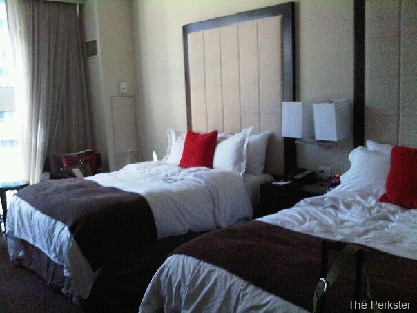[hotel room red pillows[3].jpg]