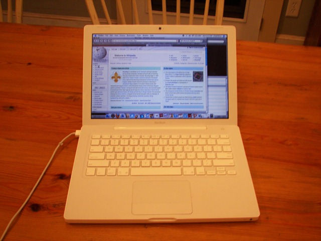 [MacBook_with_MagSafe[2].jpg]