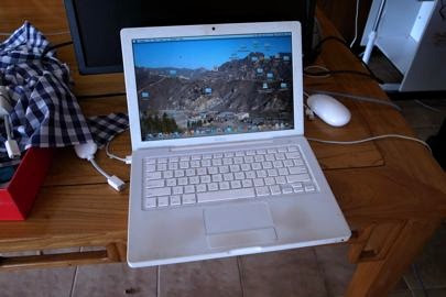 marxy's musing on technology: No video on Macbook? Reset pram