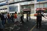 police asking people to move back, near the OUM office, left of KLCC.
