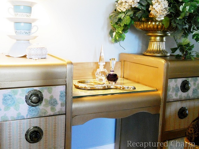 [Gold Antique Vanity 049a[10].jpg]