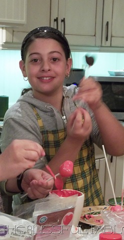 [Valentine Cake pops 003a[8].jpg]