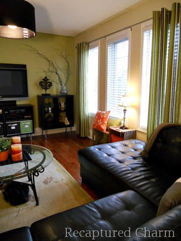 [main floor family room 059a[8].jpg]