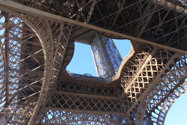 http://lh6.ggpht.com/_ufzkNwFaBVU/SzqEeAnnFfI/AAAAAAAAAmY/Hm2sWyYBP5w/s640/Voyage_France_20091015_084.JPG