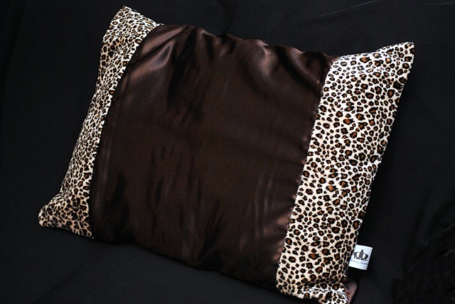 [choc chee pillowcase[2].jpg]